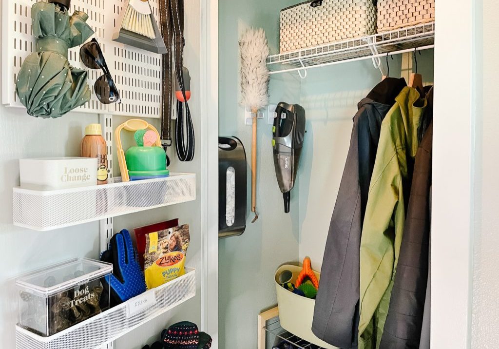 How-To-Organize-A-Coat-Closet_lri-05-1024x768-1